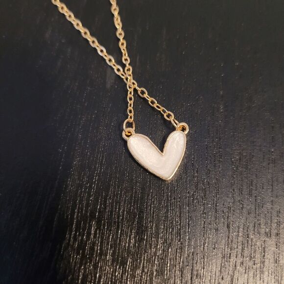 Heart Shaped Pendant Necklace 14K Gold Plated Luxury Romantic Golden Edge Jewel - Picture 16 of 16